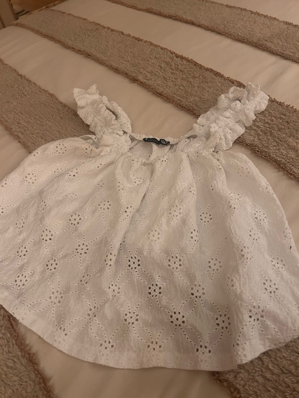 Zara White Eyelet Ruffle-Strap Tank - Picture 2 of 3